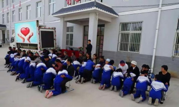 礼县崖城乡初级中学环境