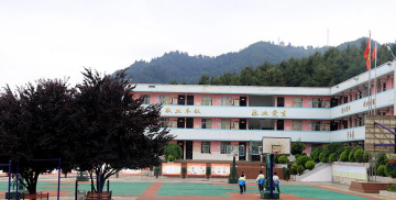 赫章县水塘堡乡初级中学环境
