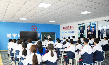 河南高铁学校环境