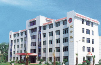 山东贸易职工大学环境