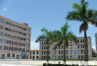 高州市技工学校环境