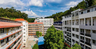 右江民族商业学校环境