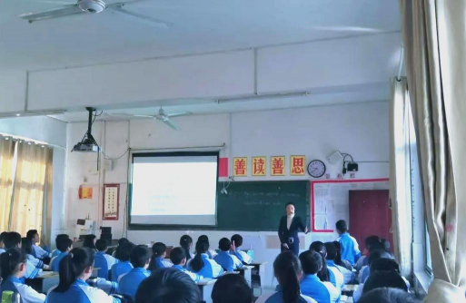 东塔中学环境
