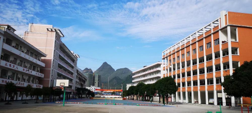 河池市第二中学环境