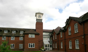 哈珀亚当斯大学