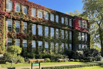 伦敦摄政大学
