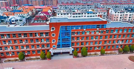 大石桥市官屯镇第三中学环境