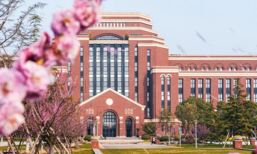 上海建桥学院环境