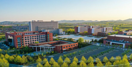 威海市文登区职业中等专业学校环境