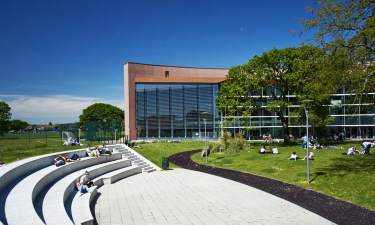 西柴郡学院