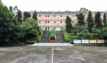 永川市红炉镇新店学校环境