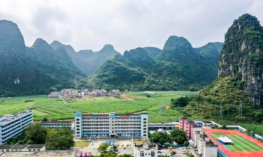 马山县古零中学环境