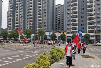 隆安县蝶城中学环境