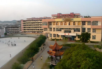 南宁市上林中学环境