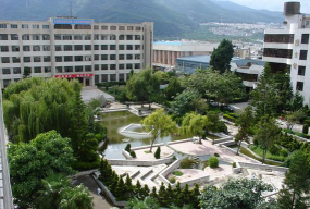 大理卫生学校环境