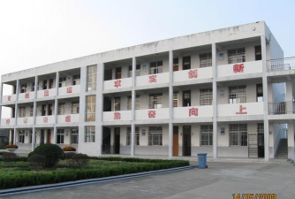 江都市吴堡中学环境