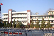 临泉县滑集杨金中学环境