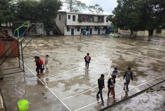 一六镇中学