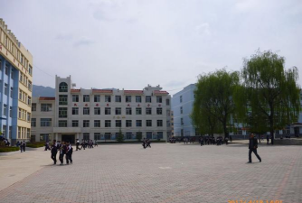 甘肃省成县城关中学