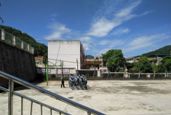 文县中庙乡初级中学