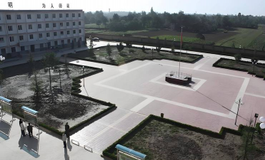 泾川县荔堡中学