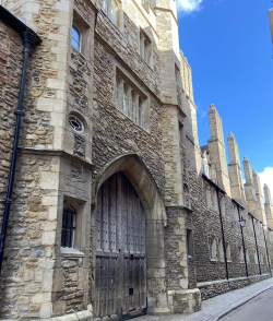 皇后学院