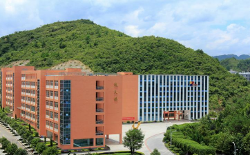 桂林兴华职业技术学校