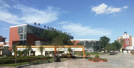 成都经济技术学校