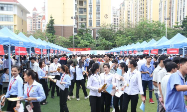 广西石化高级技工学校