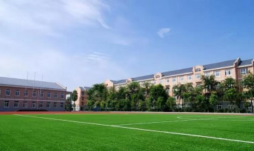 青岛兴华汽车工程学校