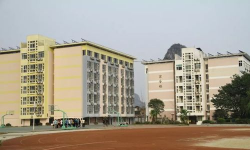 桂林市第三中学桂林德智外国语学校