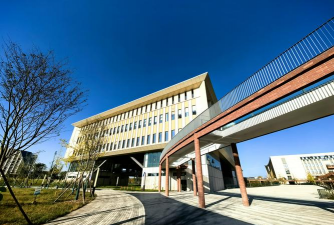 扬州市邗江区蓝天学校