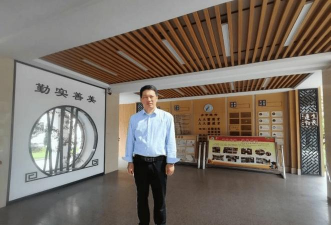 方巷镇中心中学
