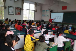 铜鼓县高桥中心学校