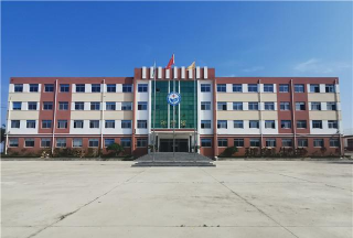 文登市侯家中学