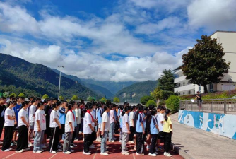 邬阳民族中心学校