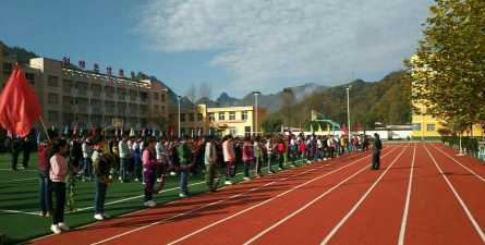 康县豆坝九年一贯制学校