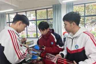 贺州技工学校