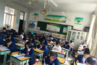 会理县绿水乡拉拉实验学校初中部