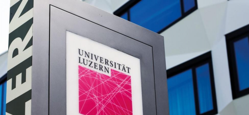 卢塞恩大学