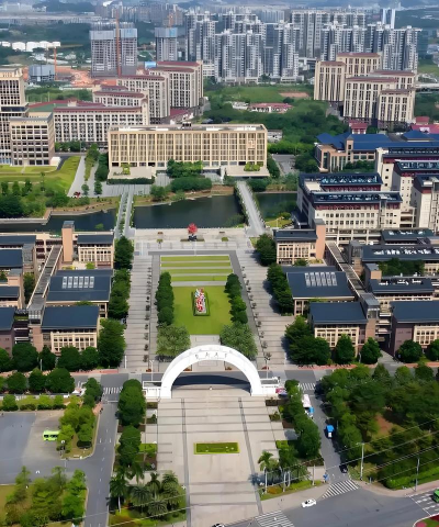 暨南大学