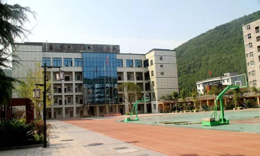 四川省巴中市通江县涪阳中学校