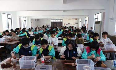 宜兴市西渚中学