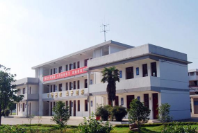 江都市嘶马中学