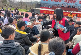 黄梅县下新镇中心学校