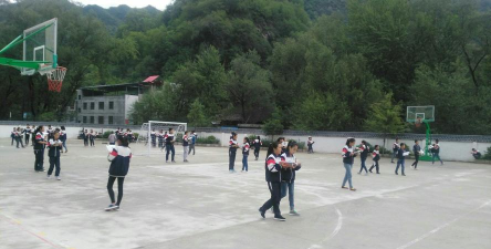 三仓九年制学校