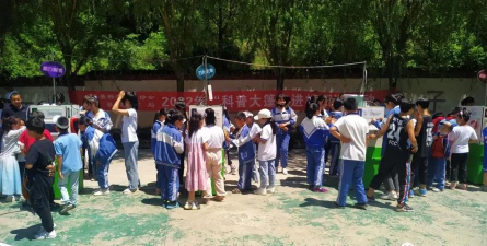 成县苏元乡八年制学校