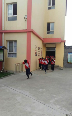 西和县十里乡初级中学