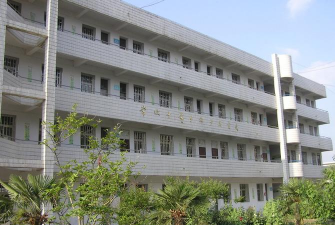 常坟中学