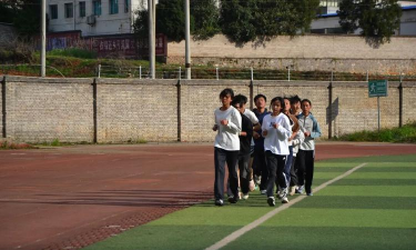 毕节市何官屯中学